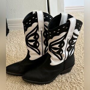 Black & white cowboy boots